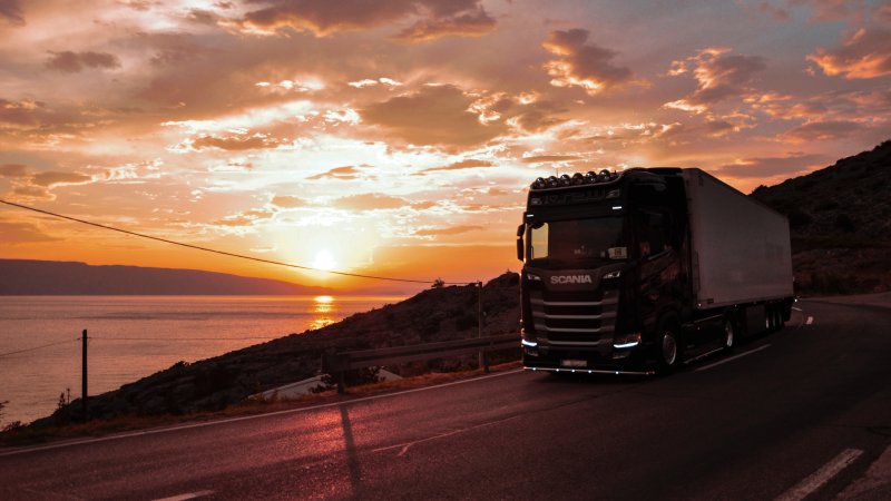 Výrobce nákladních automobilů Scania si do roku 2030 klade za cíl uhlíkovou neutralitu Výrobce nákladních automobilů Scania si do roku 2030 klade za cíl uhlíkovou neutralitu