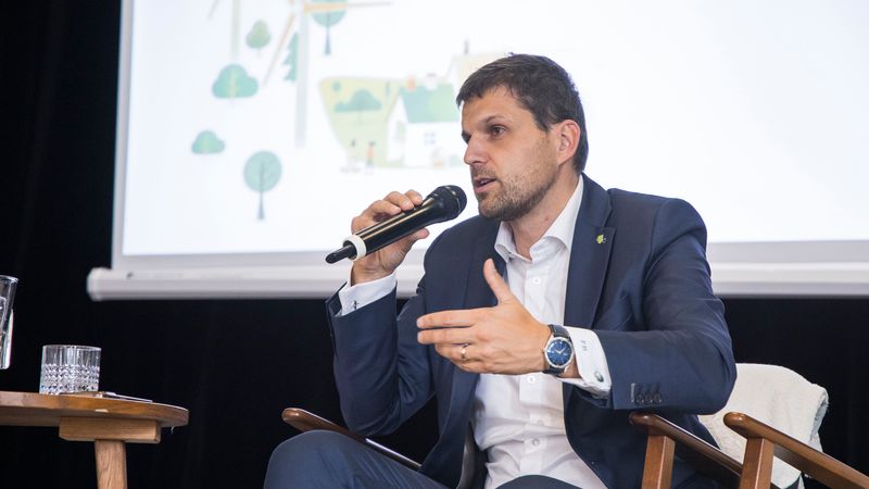 Každý má vlastní zodpovědnost za přírodu, příliš aktivistické akce ale ochraně škodí, říká ministr Hladík Každý má vlastní zodpovědnost za přírodu, příliš aktivistické akce ale ochraně škodí, říká ministr Hladík