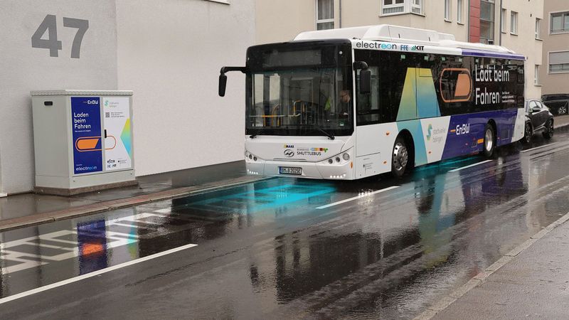 Nabíjení aut ze silnice se dočkáme už za pár let, věří Izraelci Nabíjení aut ze silnice se dočkáme už za pár let, věří Izraelci