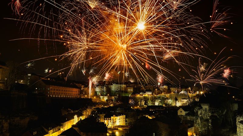 Poděkujte petardám a rachejtlím. Pražané dýchali na silvestra nejhorší vzduch za osm let Poděkujte petardám a rachejtlím. Pražané dýchali na silvestra nejhorší vzduch za osm let