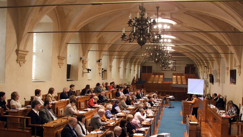 Drama v Senátu: ODS vyrazila do útoku, aby uhájila Stanjurovy individuální kontroly solárníků Drama v Senátu: ODS vyrazila do útoku, aby uhájila Stanjurovy individuální kontroly solárníků