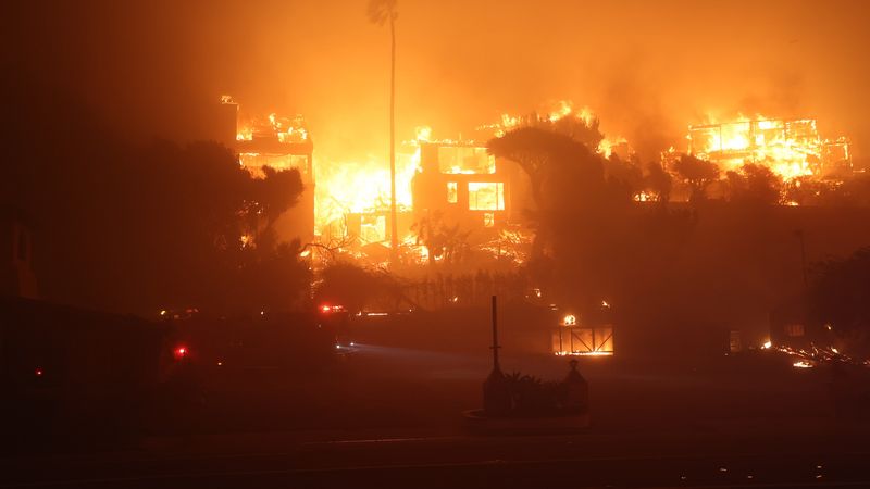 Chcete vidět evakuační mapu? Zaplaťte. Požár v Los Angeles upozornil na absurdní trend Chcete vidět evakuační mapu? Zaplaťte. Požár v Los Angeles upozornil na absurdní trend
