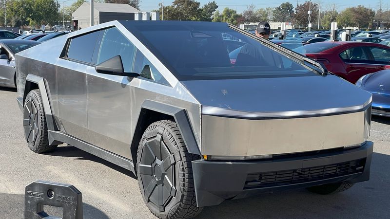 Kouzlo pominulo: Cybertruck je největší propadák automobilového průmyslu za poslední dekády Kouzlo pominulo: Cybertruck je největší propadák automobilového průmyslu za poslední dekády