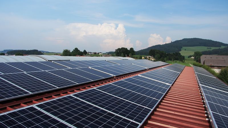 Podnikatelé skoro vyčerpali dotace na soláry. Ministerstvo přidá další miliardu Podnikatelé skoro vyčerpali dotace na soláry. Ministerstvo přidá další miliardu