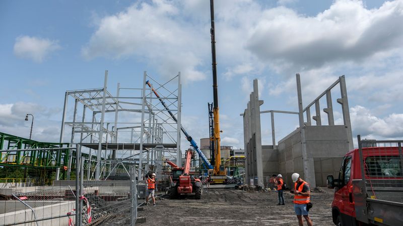 Nová teplárna omezí emise o 97 procent, zajistí přitom teplo desetitisícům lidí Nová teplárna omezí emise o 97 procent, zajistí přitom teplo desetitisícům lidí