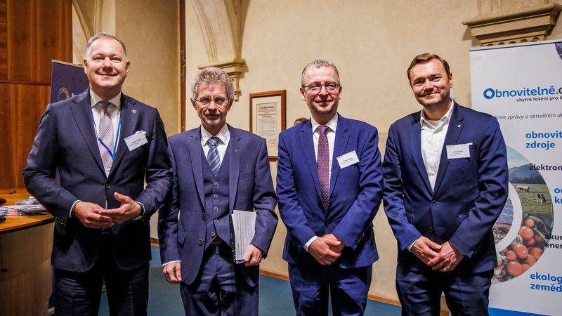 Stát může snadno ušetřit miliardy korun a zlepšit stav tisíců veřejných budov. Stačí jen zavést EPC projekty