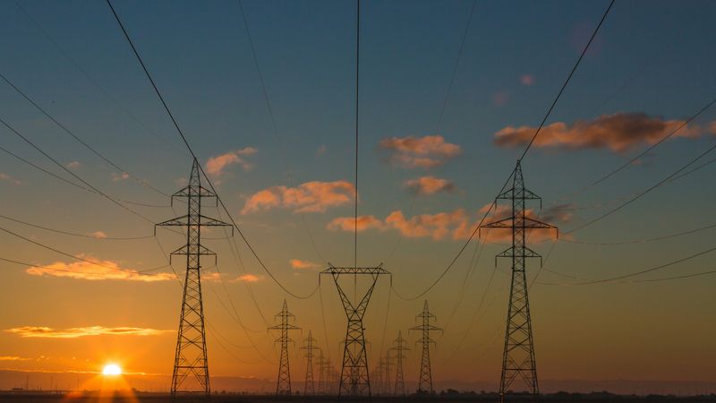 Španělé se nepoučili. Novelu posilující odolnost energetické sítě zamítli