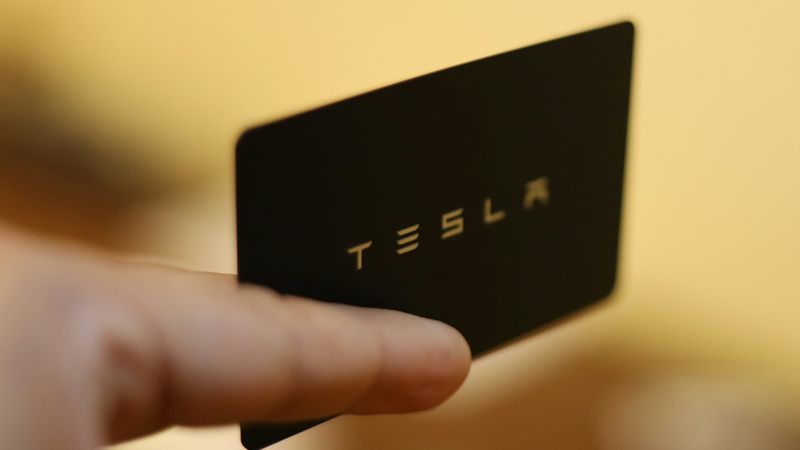Tesla dál ztrácí dech. Zisky padají, sázka na robotaxi zatím nevychází Tesla dál ztrácí dech. Zisky padají, sázka na robotaxi zatím nevychází