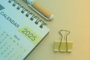 Přehled témat měsíce v roce 2025