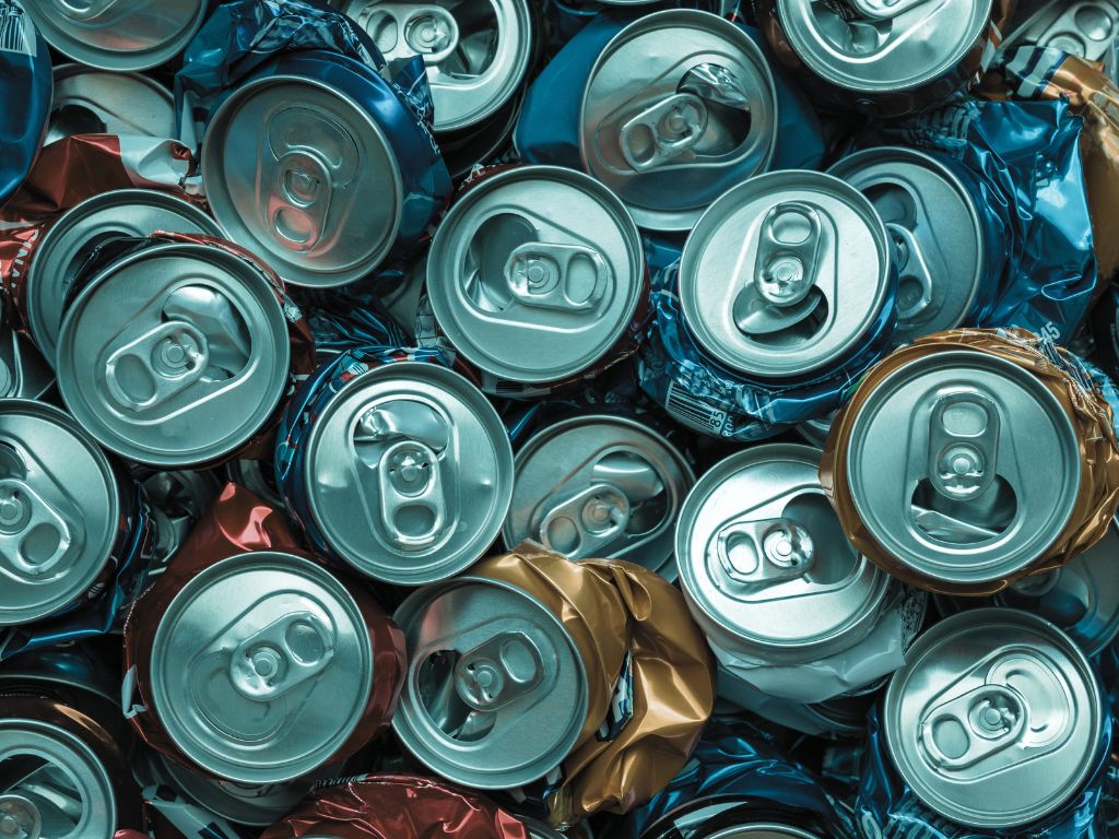 Hliník: Proč má smysl ho třídit a recyklovat