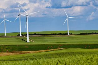 Vítr je levnější než jádro. Za vzor si můžeme vzít Polsko Vítr je levnější než jádro. Za vzor si můžeme vzít Polsko