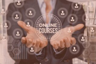 Fakta o klimatu představují nový online kurz „Dekarbonizujeme Česko“