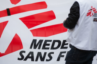 Když podnikání pomáhá: příběh spolupráce Zahradních Center CS a Lékařů bez hranic Když podnikání pomáhá: příběh spolupráce Zahradních Center CS a Lékařů bez hranic