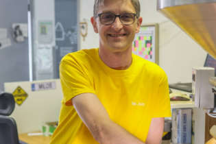 Jako jediní jsme spočítali uhlíkovou stopu naší kávy, její spojení se sociálním podnikáním je na trhu unikátní Jako jediní jsme spočítali uhlíkovou stopu naší kávy, její spojení se sociálním podnikáním je na trhu unikátní