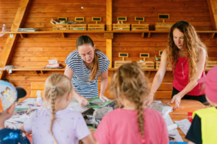 Jihočeská univerzita jako první v ČR nabídne budoucím pedagogům předmět o venkovní výuce v mateřinkách