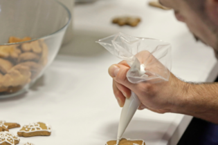 Když lídři pomáhají rukama: Social Impact Networking spojil top management firem a dobrovolnictví Když lídři pomáhají rukama: Social Impact Networking spojil top management firem a dobrovolnictví