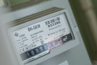 Spotové tarify mohou přinést až 40% úsporu oproti těm běžným. Jak je efektivně využívat?