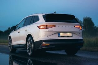 Boom ojetých elektromobilů, jejich podíl v Česku se během roku zdvojnásobil Boom ojetých elektromobilů, jejich podíl v Česku se během roku zdvojnásobil